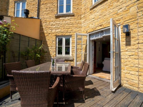 Pass the Keys Lovely 4 bedroom family home with garden parking
